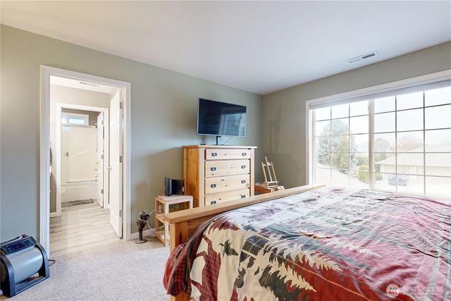 956 SE Garrison Drive, College Place, WA 99324