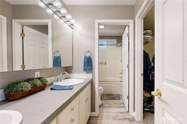 956 SE Garrison Drive, College Place, WA 99324