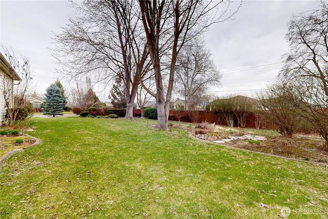 956 SE Garrison Drive, College Place, WA 99324