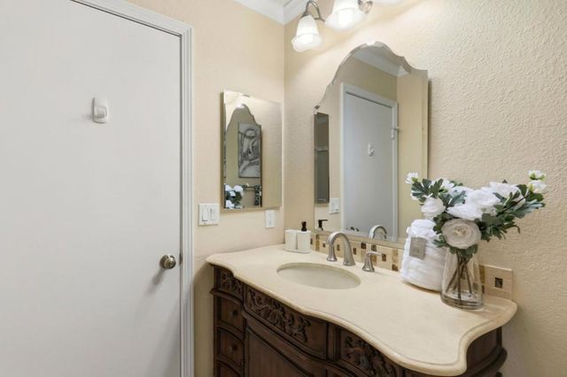 979 La Mesa Terrace Apt D, Sunnyvale, CA 94086