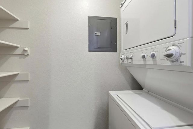 979 La Mesa Terrace Apt D, Sunnyvale, CA 94086