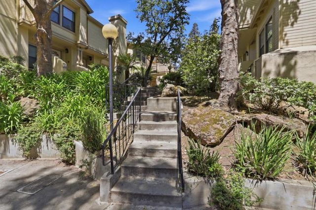 979 La Mesa Terrace Apt D, Sunnyvale, CA 94086