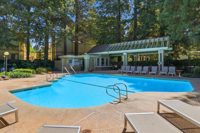 979 La Mesa Terrace Apt D, Sunnyvale, CA 94086