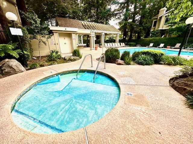 979 La Mesa Terrace Apt D, Sunnyvale, CA 94086