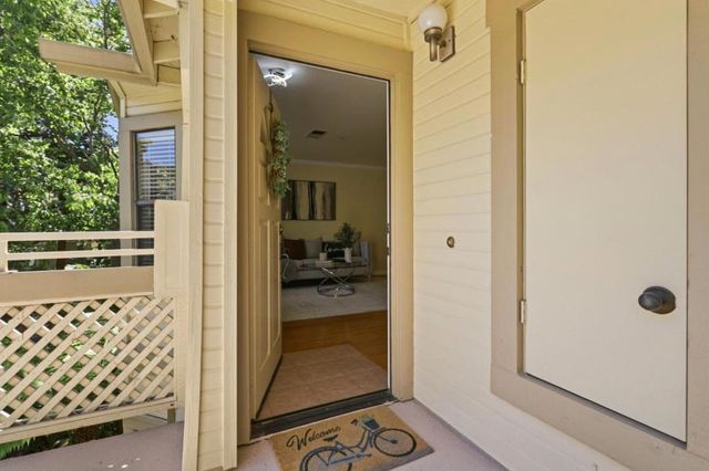 979 La Mesa Terrace Apt D, Sunnyvale, CA 94086