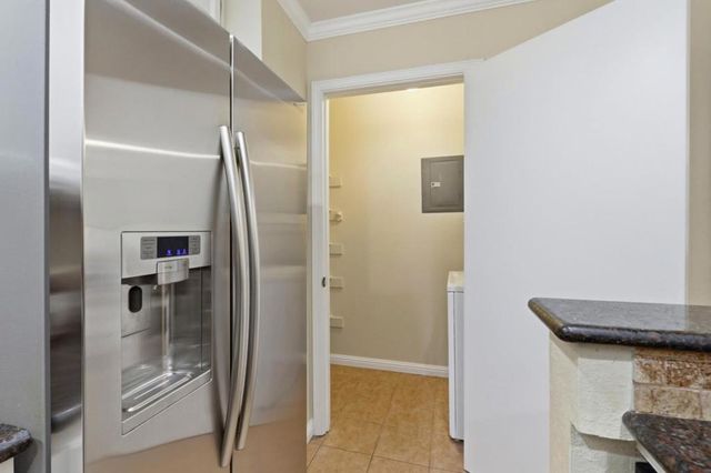 979 La Mesa Terrace Apt D, Sunnyvale, CA 94086