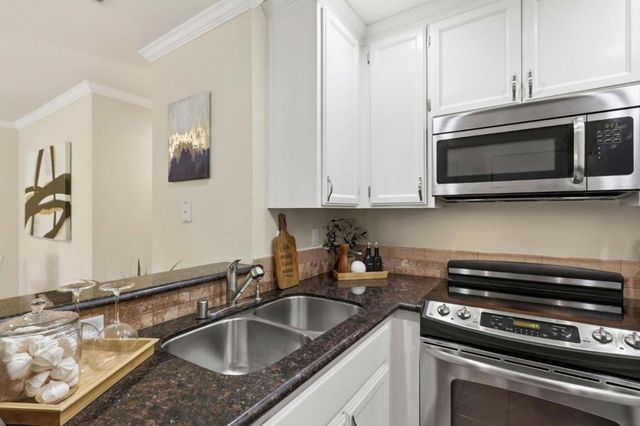 979 La Mesa Terrace Apt D, Sunnyvale, CA 94086