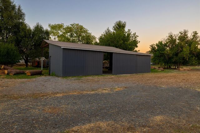 8185 Green Acres Lane, Redding, CA 96002
