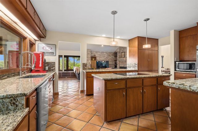 300 Sycamore Valley RD, Dripping Springs, TX 78620