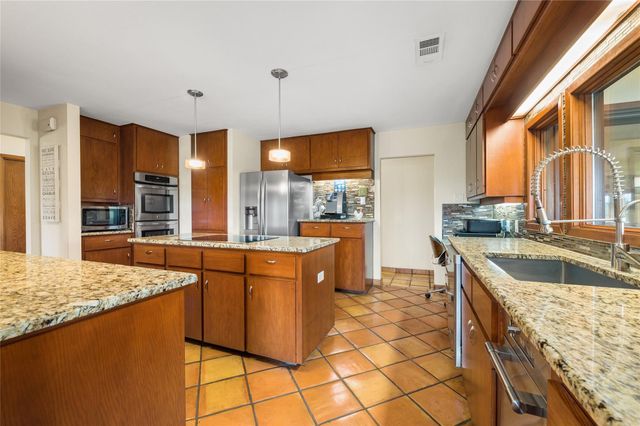 300 Sycamore Valley RD, Dripping Springs, TX 78620