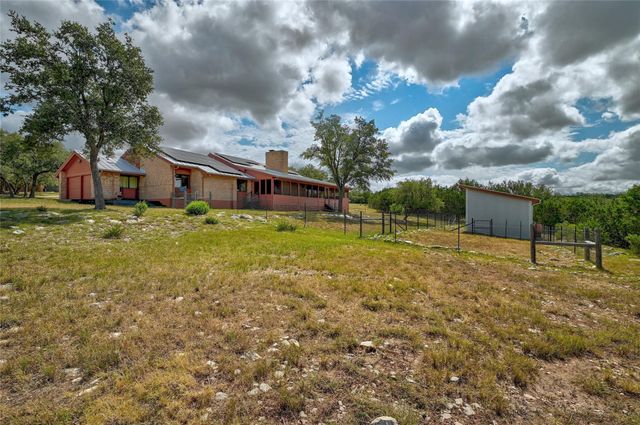 300 Sycamore Valley RD, Dripping Springs, TX 78620