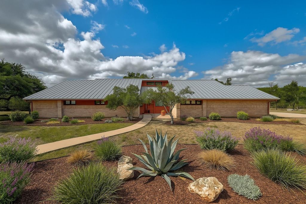 300 Sycamore Valley RD, Dripping Springs, TX 78620