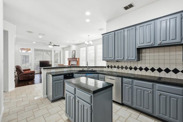 2904 Waterford Drive, Irving, TX 75063