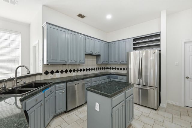 2904 Waterford Drive, Irving, TX 75063