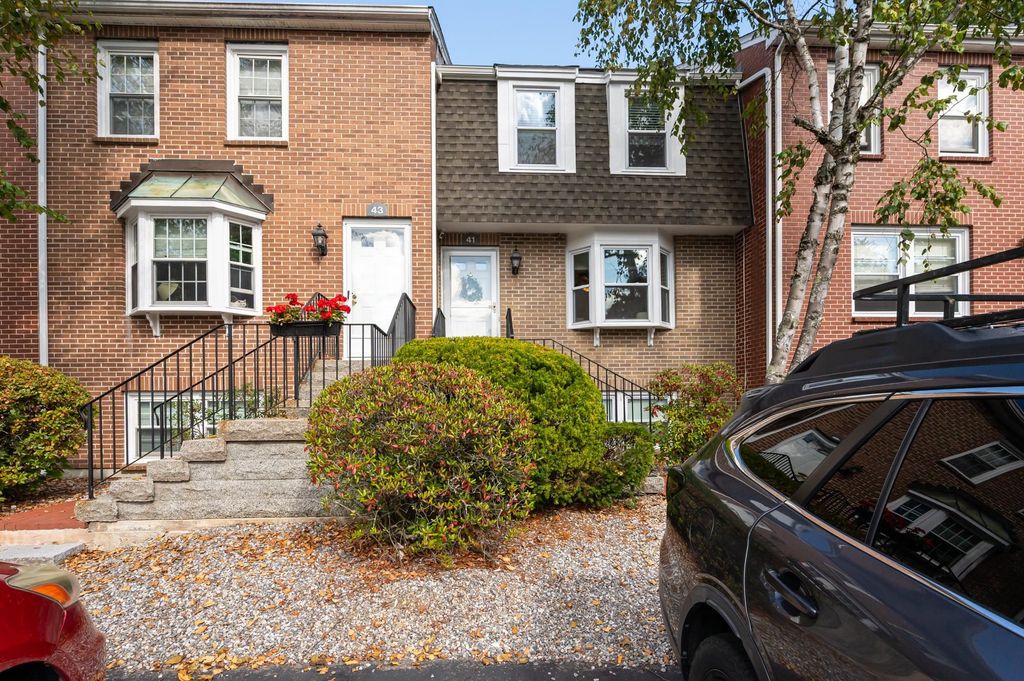 41 Derryfield Court, Manchester, NH 03104