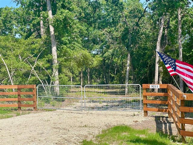 9211 Stetson Drive, Normangee, TX 77871