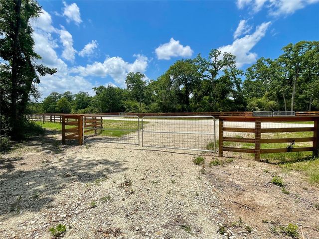 9211 Stetson Drive, Normangee, TX 77871