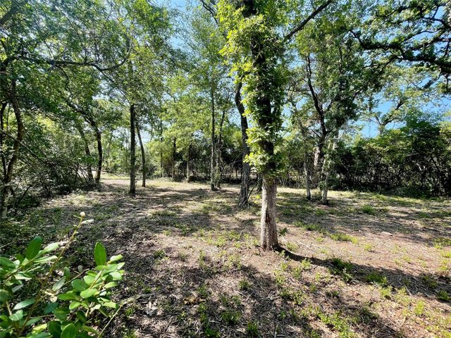 9211 Stetson Drive, Normangee, TX 77871