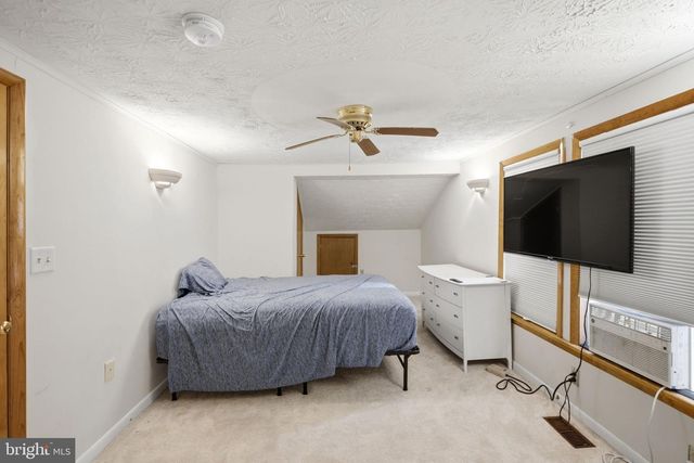 221 DALE ST, Hancock, MD 21750