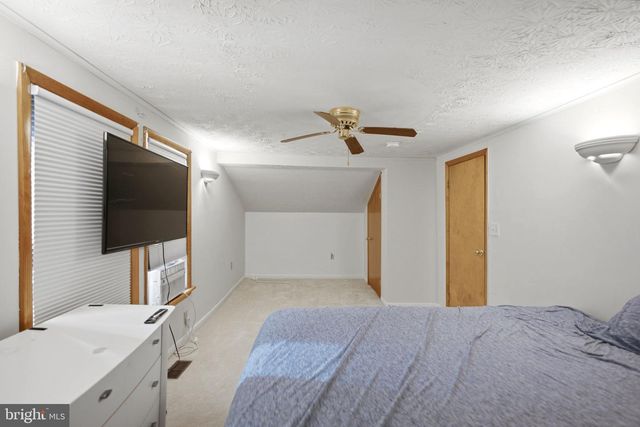 221 DALE ST, Hancock, MD 21750