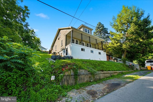 221 DALE ST, Hancock, MD 21750
