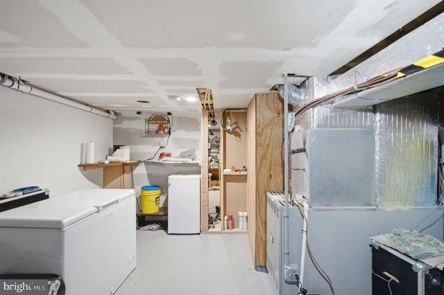 221 DALE ST, Hancock, MD 21750