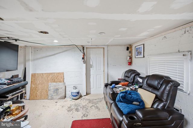 221 DALE ST, Hancock, MD 21750