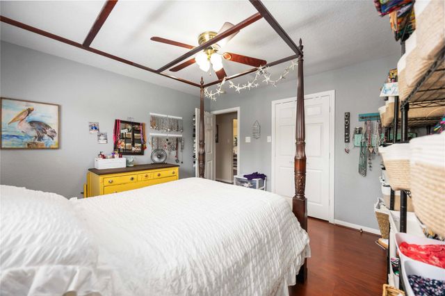 8686 Fm-2004, Santa Fe, TX 77510