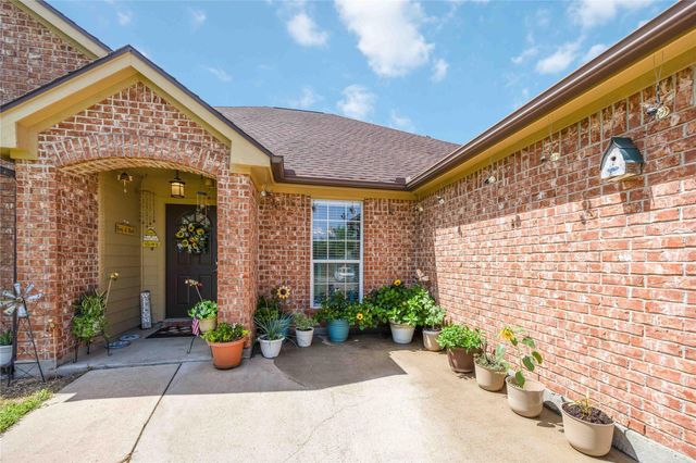 8686 Fm-2004, Santa Fe, TX 77510