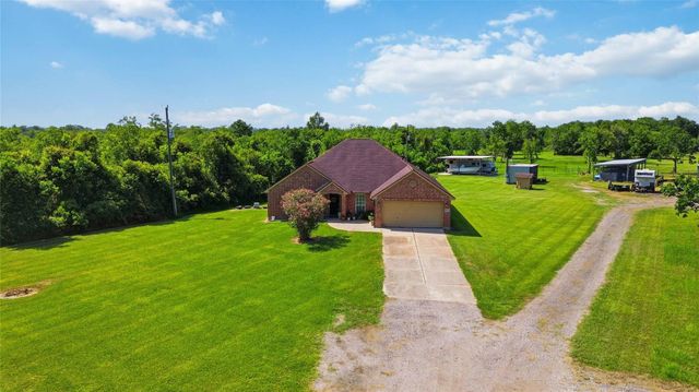 8686 Fm-2004, Santa Fe, TX 77510