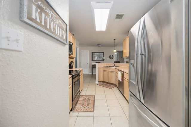 8686 Fm-2004, Santa Fe, TX 77510