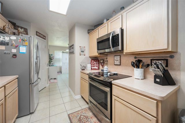 8686 Fm-2004, Santa Fe, TX 77510