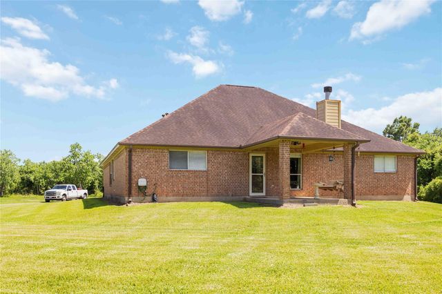 8686 Fm-2004, Santa Fe, TX 77510