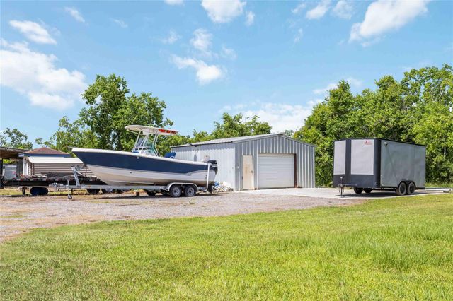 8686 Fm-2004, Santa Fe, TX 77510