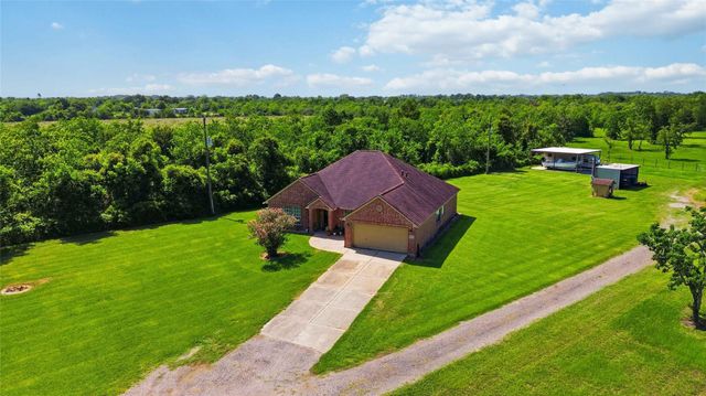 8686 Fm-2004, Santa Fe, TX 77510
