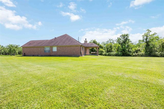 8686 Fm-2004, Santa Fe, TX 77510