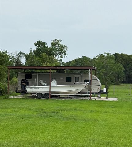 8686 Fm-2004, Santa Fe, TX 77510