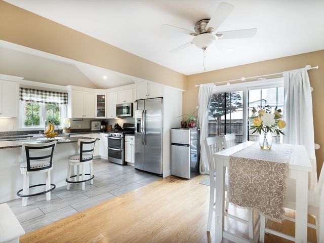 89 Doolittle Ct, Somerset, MA 02725