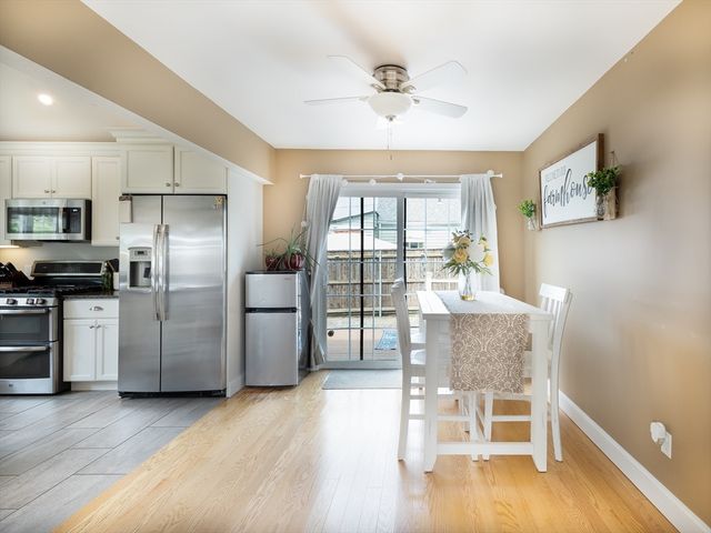 89 Doolittle Ct, Somerset, MA 02725