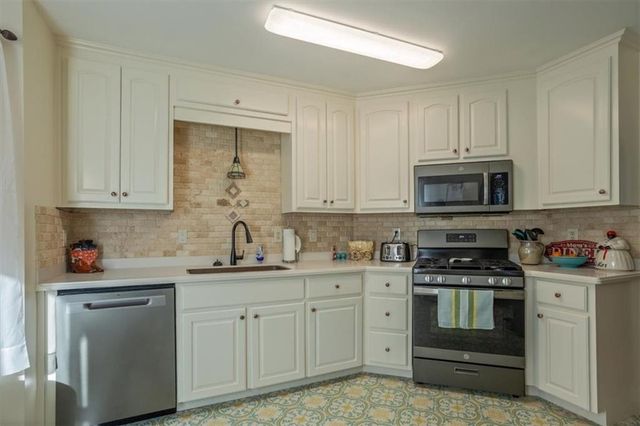 1663 Old Nelson Road, Ball Ground, GA 30107