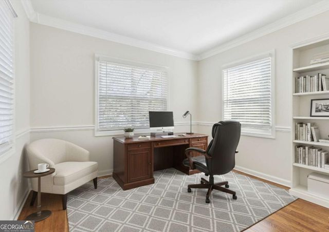 186 W Lake Drive NW, Atlanta, GA 30314