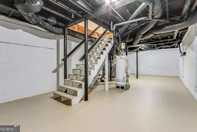 186 W Lake Drive NW, Atlanta, GA 30314