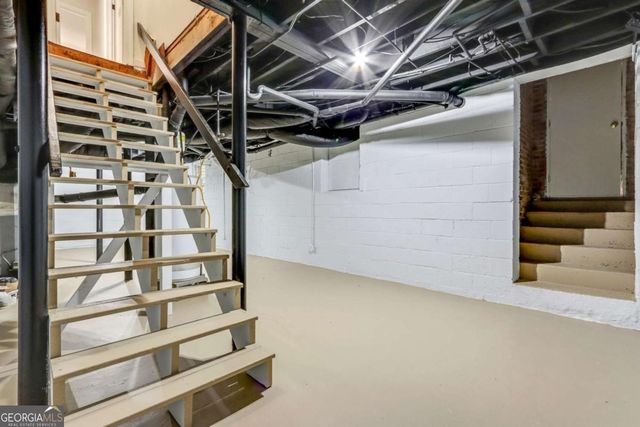 186 W Lake Drive NW, Atlanta, GA 30314