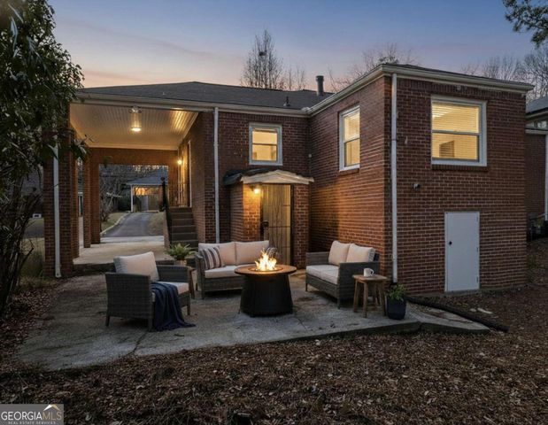 186 W Lake Drive NW, Atlanta, GA 30314