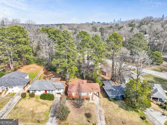 186 W Lake Drive NW, Atlanta, GA 30314