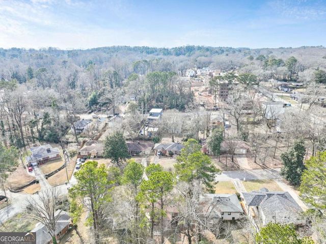 186 W Lake Drive NW, Atlanta, GA 30314