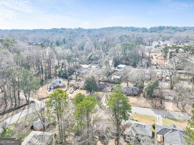 186 W Lake Drive NW, Atlanta, GA 30314
