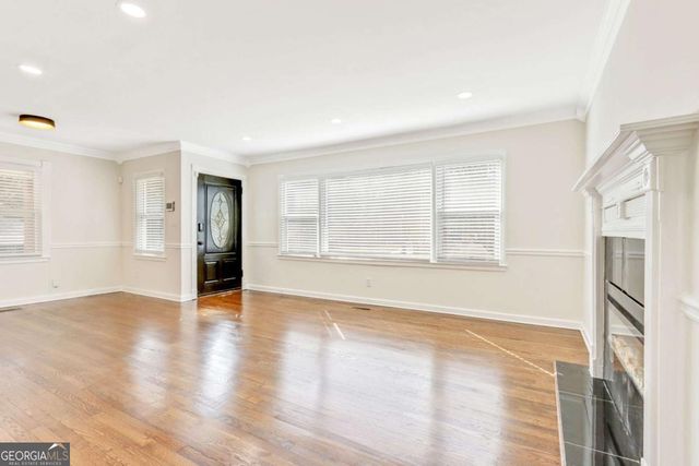 186 W Lake Drive NW, Atlanta, GA 30314