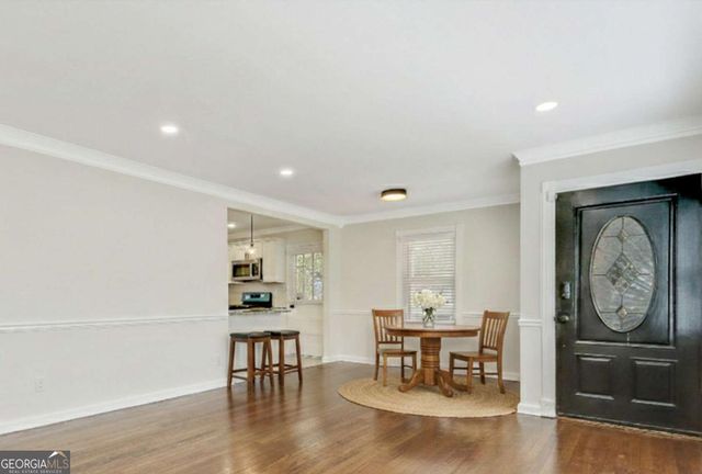 186 W Lake Drive NW, Atlanta, GA 30314