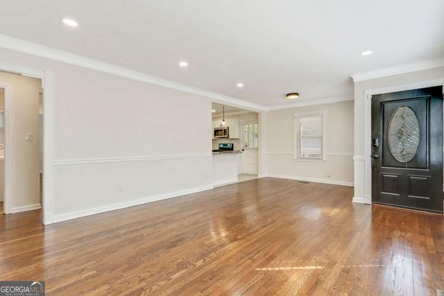 186 W Lake Drive NW, Atlanta, GA 30314